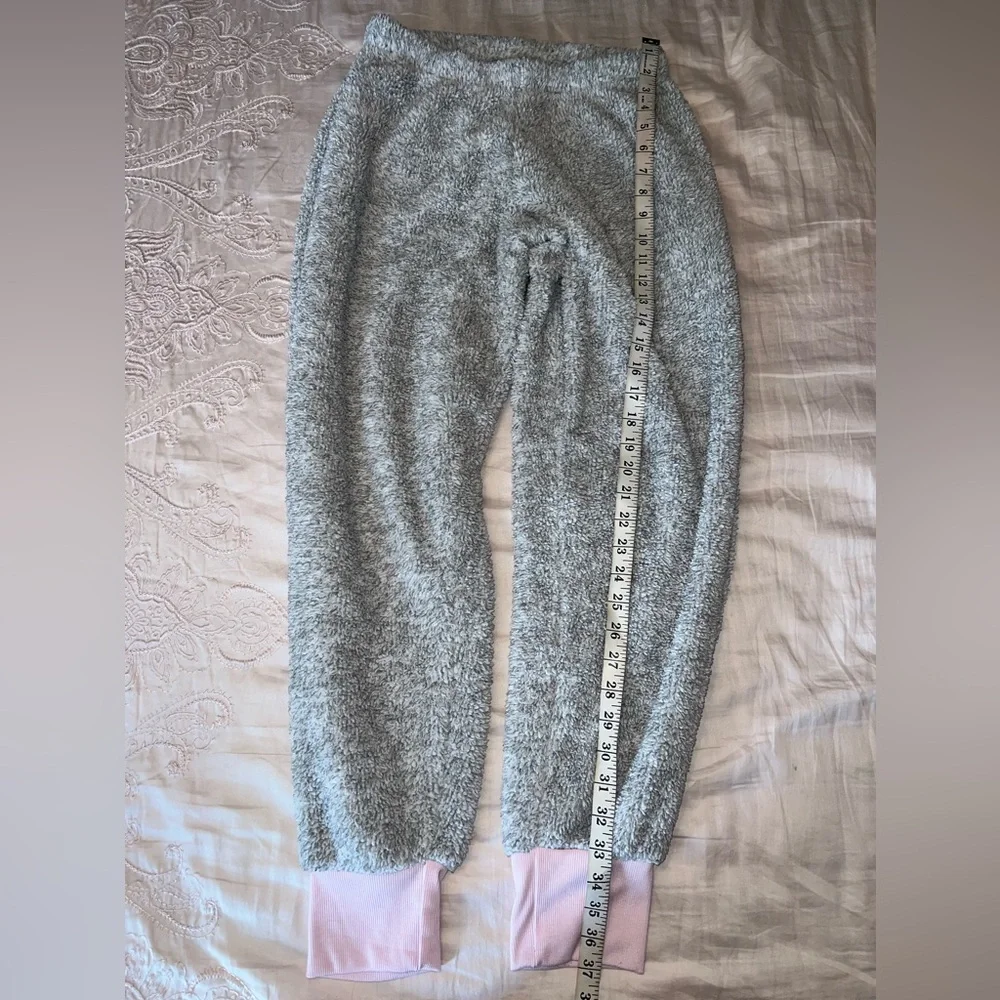 Francesca’s Cozy Fuzzy Pajama Lounge Set Grey Pink Pom Pom Hoodie Size M/S